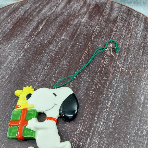 Vintage Snoopy Christmas Ornament With Woodstock & Gift - Picture 3 of 6